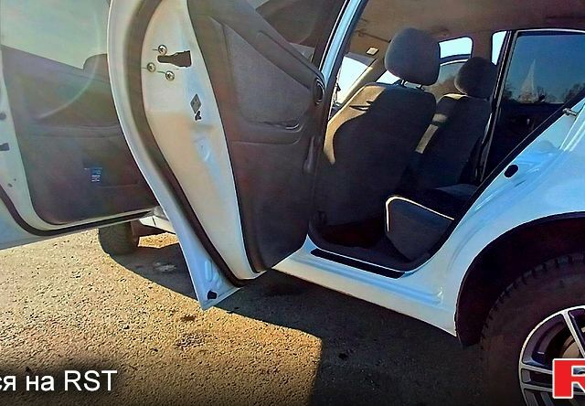 Белый ЗАЗ Сенс, объемом двигателя 1.3 л и пробегом 145 тыс. км за 3400 $, фото 3 на Automoto.ua