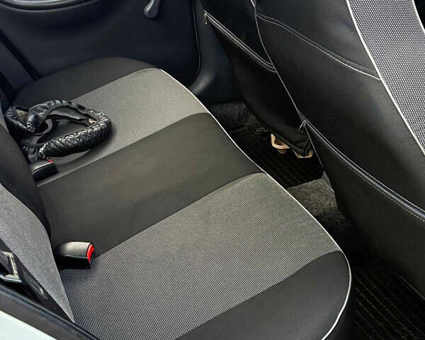 Белый ЗАЗ Сенс, объемом двигателя 1.3 л и пробегом 79 тыс. км за 2550 $, фото 6 на Automoto.ua