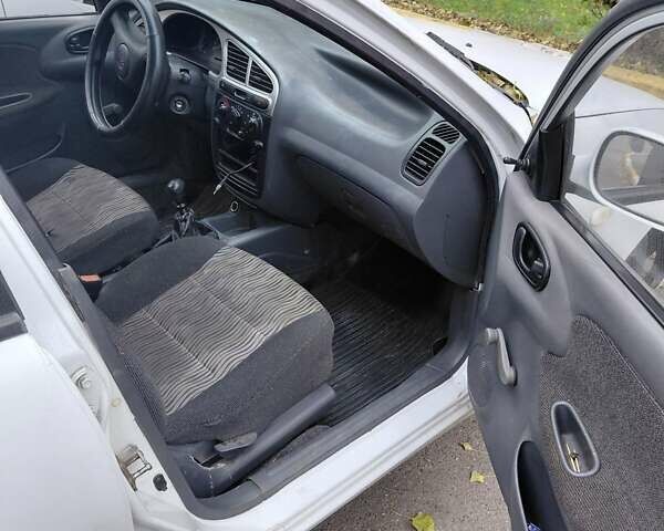 Білий ЗАЗ Sens, об'ємом двигуна 1.3 л та пробігом 204 тис. км за 1000 $, фото 5 на Automoto.ua