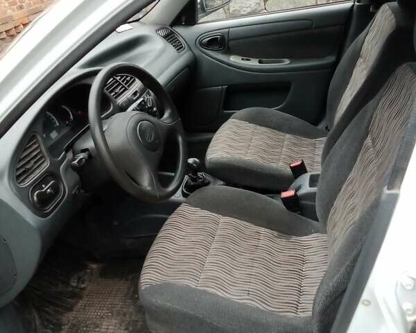 Белый ЗАЗ Сенс, объемом двигателя 1.3 л и пробегом 94 тыс. км за 2950 $, фото 6 на Automoto.ua