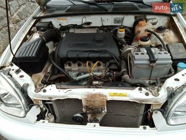 Белый ЗАЗ Сенс, объемом двигателя 1.3 л и пробегом 94 тыс. км за 2950 $, фото 8 на Automoto.ua