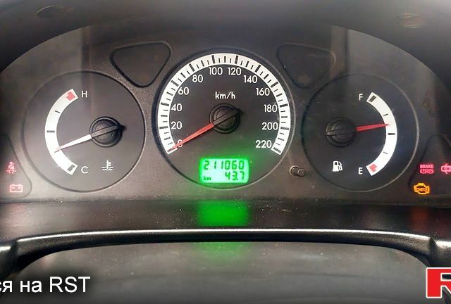 Белый ЗАЗ Сенс, объемом двигателя 1.3 л и пробегом 211 тыс. км за 2800 $, фото 1 на Automoto.ua