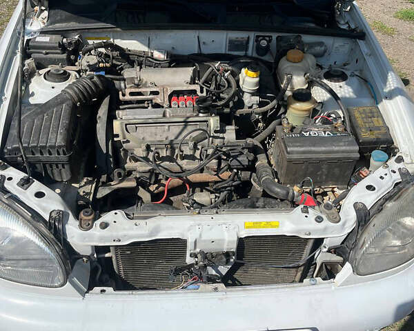 Белый ЗАЗ Сенс, объемом двигателя 1.3 л и пробегом 180 тыс. км за 2650 $, фото 11 на Automoto.ua