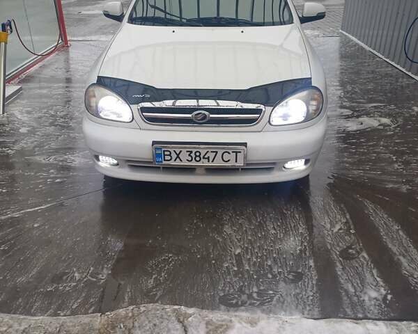 Білий ЗАЗ Sens, об'ємом двигуна 1.3 л та пробігом 180 тис. км за 2100 $, фото 1 на Automoto.ua