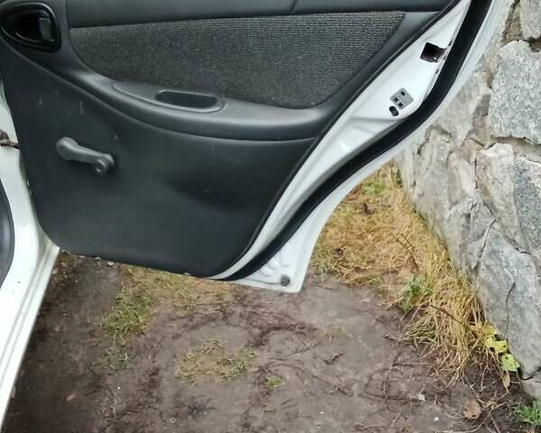 Белый ЗАЗ Сенс, объемом двигателя 1.3 л и пробегом 94 тыс. км за 2950 $, фото 10 на Automoto.ua