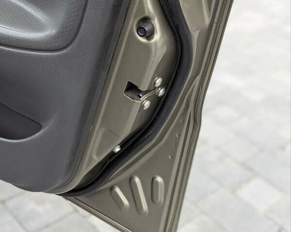 Бежевый ЗАЗ Сенс, объемом двигателя 1.3 л и пробегом 200 тыс. км за 2200 $, фото 10 на Automoto.ua