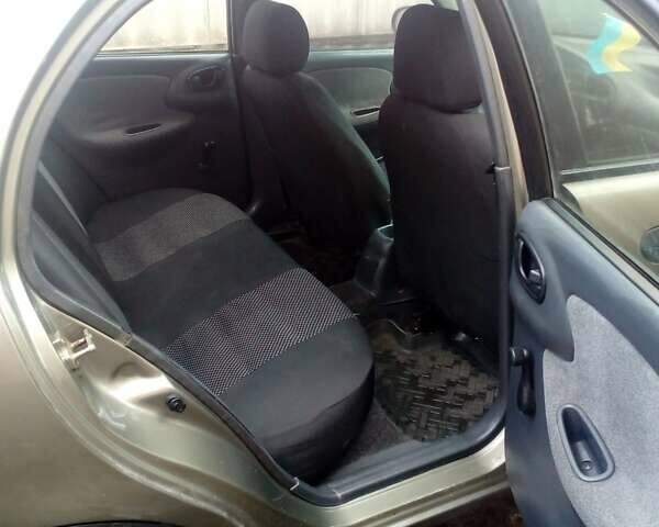 Бежевий ЗАЗ Sens, об'ємом двигуна 1.3 л та пробігом 298 тис. км за 2000 $, фото 5 на Automoto.ua