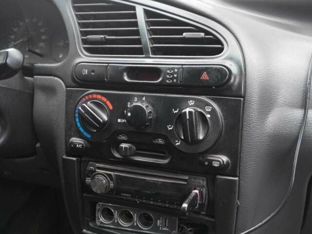 Бежевий ЗАЗ Sens, об'ємом двигуна 1.3 л та пробігом 287 тис. км за 2000 $, фото 20 на Automoto.ua