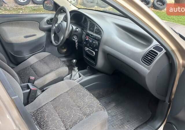 Бежевый ЗАЗ Сенс, объемом двигателя 1.3 л и пробегом 120 тыс. км за 1599 $, фото 5 на Automoto.ua