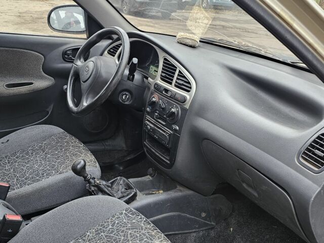 Бежевий ЗАЗ Sens, об'ємом двигуна 1.3 л та пробігом 180 тис. км за 1200 $, фото 12 на Automoto.ua