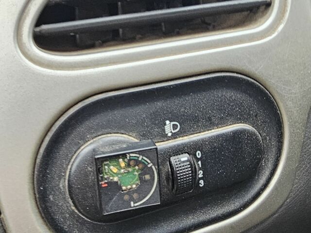 Бежевий ЗАЗ Sens, об'ємом двигуна 1.3 л та пробігом 180 тис. км за 1200 $, фото 9 на Automoto.ua