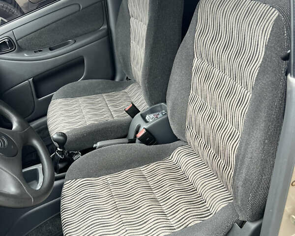 Бежевий ЗАЗ Sens, об'ємом двигуна 1.3 л та пробігом 80 тис. км за 2600 $, фото 6 на Automoto.ua