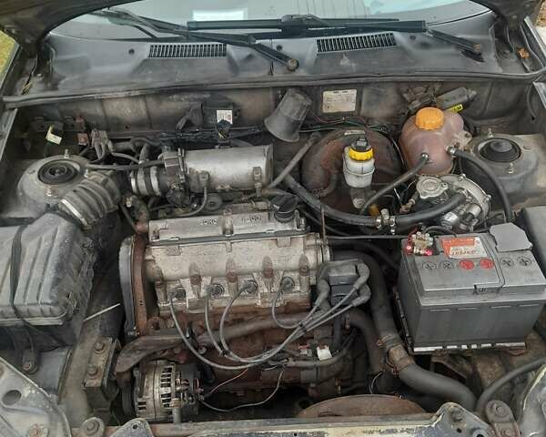 Чорний ЗАЗ Sens, об'ємом двигуна 1.3 л та пробігом 155 тис. км за 1600 $, фото 5 на Automoto.ua