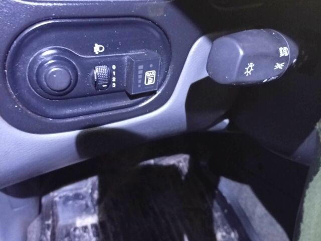 Черный ЗАЗ Сенс, объемом двигателя 1.4 л и пробегом 177 тыс. км за 1800 $, фото 5 на Automoto.ua