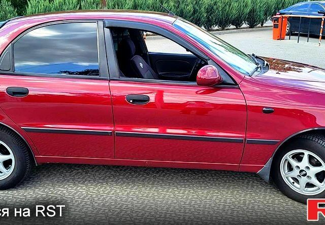 Червоний ЗАЗ Sens, об'ємом двигуна 1.3 л та пробігом 187 тис. км за 3000 $, фото 1 на Automoto.ua