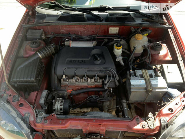 Червоний ЗАЗ Sens, об'ємом двигуна 1.3 л та пробігом 90 тис. км за 2350 $, фото 17 на Automoto.ua