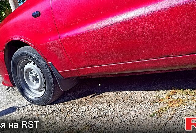 Червоний ЗАЗ Sens, об'ємом двигуна 1.3 л та пробігом 280 тис. км за 1700 $, фото 4 на Automoto.ua