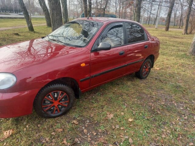 Красный ЗАЗ Сенс, объемом двигателя 1.3 л и пробегом 100 тыс. км за 2206 $, фото 3 на Automoto.ua