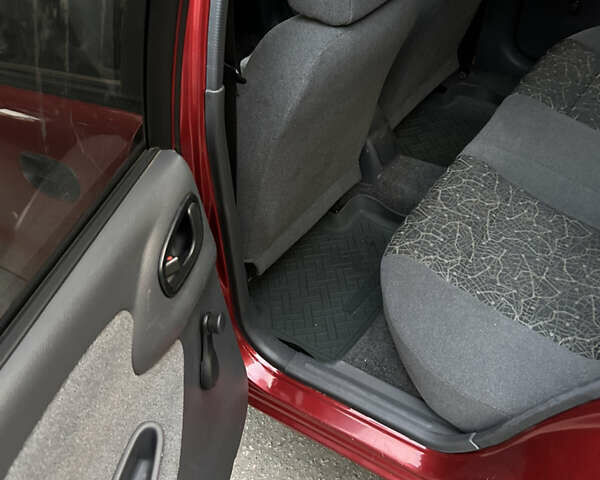 Червоний ЗАЗ Sens, об'ємом двигуна 1.3 л та пробігом 129 тис. км за 2250 $, фото 8 на Automoto.ua