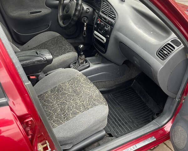 Червоний ЗАЗ Sens, об'ємом двигуна 1.3 л та пробігом 290 тис. км за 1700 $, фото 5 на Automoto.ua