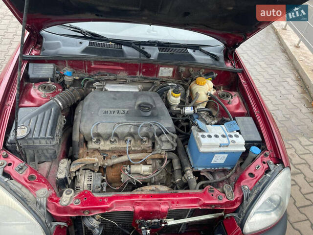 Червоний ЗАЗ Sens, об'ємом двигуна 1.3 л та пробігом 290 тис. км за 1700 $, фото 4 на Automoto.ua