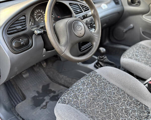 Червоний ЗАЗ Sens, об'ємом двигуна 1.3 л та пробігом 74 тис. км за 2600 $, фото 4 на Automoto.ua