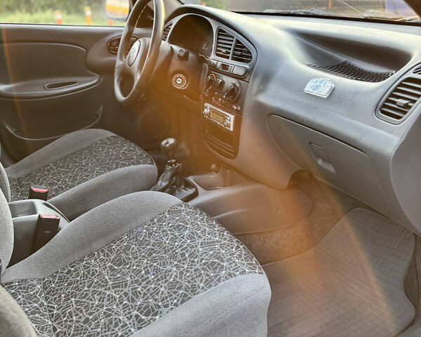 Червоний ЗАЗ Sens, об'ємом двигуна 1.3 л та пробігом 74 тис. км за 2600 $, фото 6 на Automoto.ua