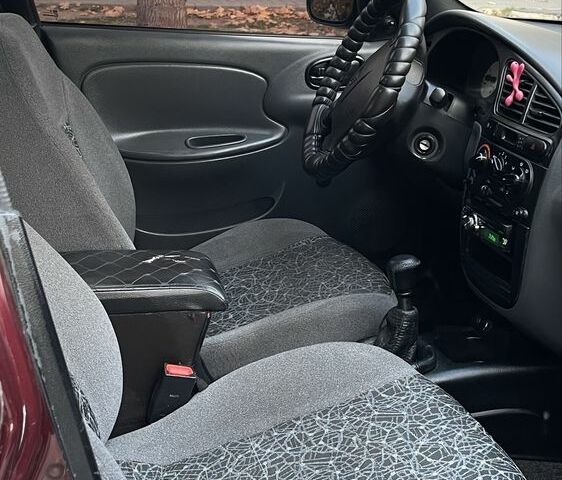 Красный ЗАЗ Сенс, объемом двигателя 1.3 л и пробегом 1 тыс. км за 2200 $, фото 5 на Automoto.ua