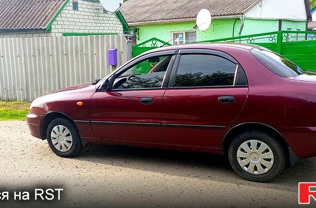 Красный ЗАЗ Сенс, объемом двигателя 1.3 л и пробегом 135 тыс. км за 2300 $, фото 1 на Automoto.ua