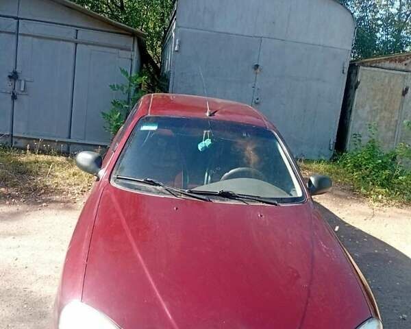 Красный ЗАЗ Сенс, объемом двигателя 1.3 л и пробегом 150 тыс. км за 1898 $, фото 4 на Automoto.ua