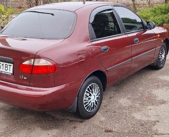 Красный ЗАЗ Сенс, объемом двигателя 1.3 л и пробегом 88 тыс. км за 2200 $, фото 4 на Automoto.ua