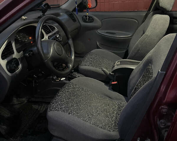 Красный ЗАЗ Сенс, объемом двигателя 1.3 л и пробегом 138 тыс. км за 1750 $, фото 6 на Automoto.ua