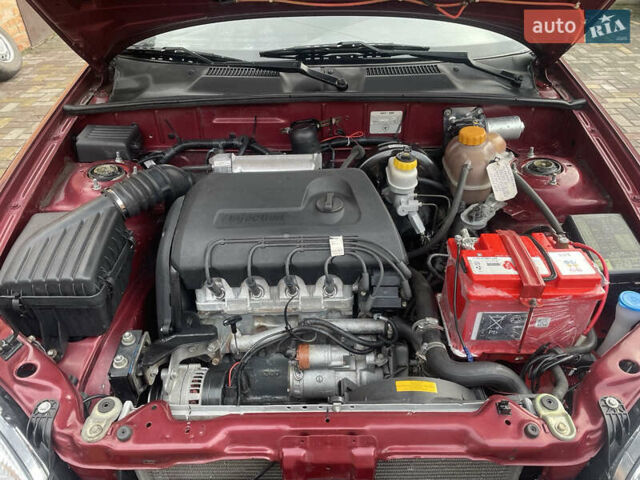 Червоний ЗАЗ Sens, об'ємом двигуна 1.3 л та пробігом 30 тис. км за 3450 $, фото 1 на Automoto.ua