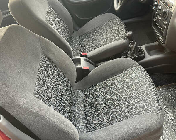 Червоний ЗАЗ Sens, об'ємом двигуна 1.3 л та пробігом 30 тис. км за 3450 $, фото 10 на Automoto.ua