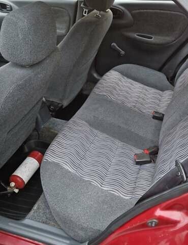 Червоний ЗАЗ Sens, об'ємом двигуна 1.3 л та пробігом 120 тис. км за 1250 $, фото 6 на Automoto.ua