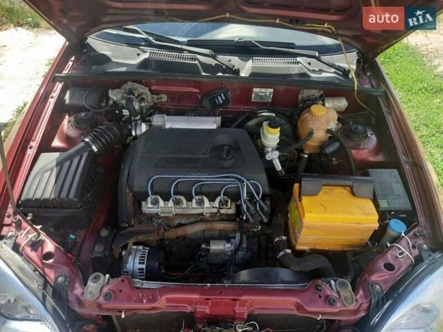 Червоний ЗАЗ Sens, об'ємом двигуна 1.3 л та пробігом 97 тис. км за 2300 $, фото 5 на Automoto.ua