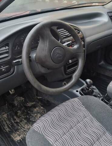 Червоний ЗАЗ Sens, об'ємом двигуна 1.3 л та пробігом 120 тис. км за 1250 $, фото 5 на Automoto.ua