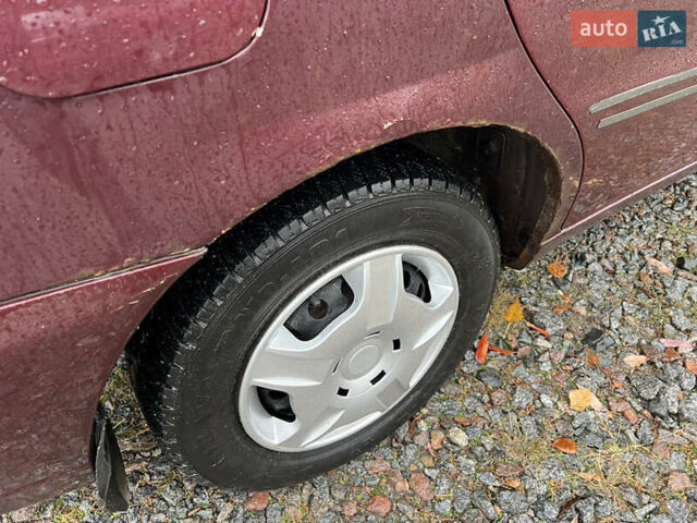 Червоний ЗАЗ Sens, об'ємом двигуна 1.3 л та пробігом 70 тис. км за 2000 $, фото 5 на Automoto.ua