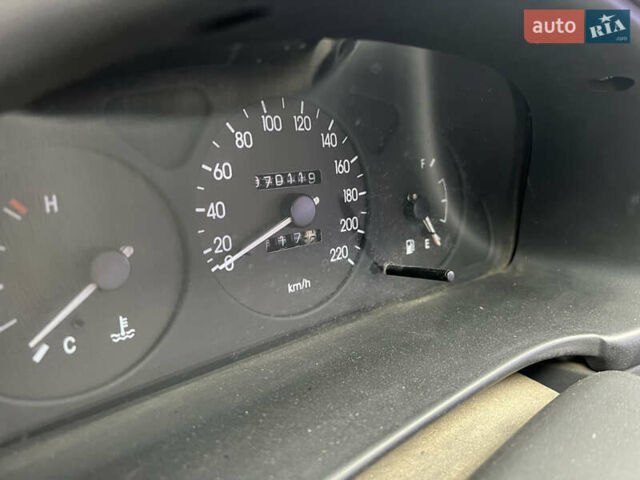Червоний ЗАЗ Sens, об'ємом двигуна 1.3 л та пробігом 70 тис. км за 2000 $, фото 6 на Automoto.ua