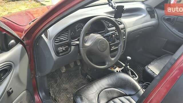 Красный ЗАЗ Сенс, объемом двигателя 2 л и пробегом 122 тыс. км за 2800 $, фото 4 на Automoto.ua
