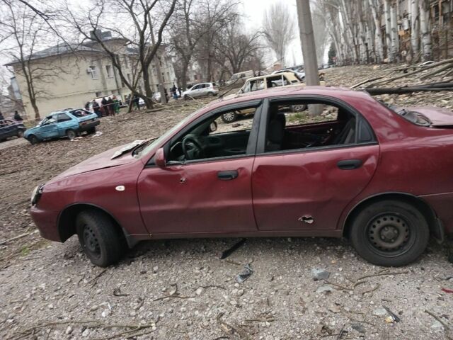 Красный ЗАЗ Сенс, объемом двигателя 1.3 л и пробегом 170 тыс. км за 500 $, фото 3 на Automoto.ua