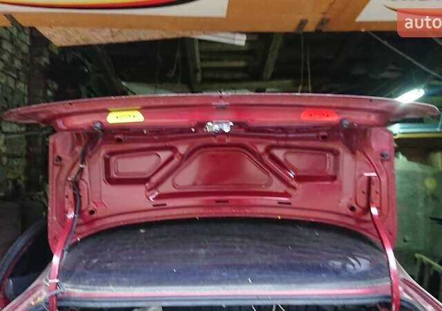 Красный ЗАЗ Сенс, объемом двигателя 1.3 л и пробегом 180 тыс. км за 2300 $, фото 1 на Automoto.ua