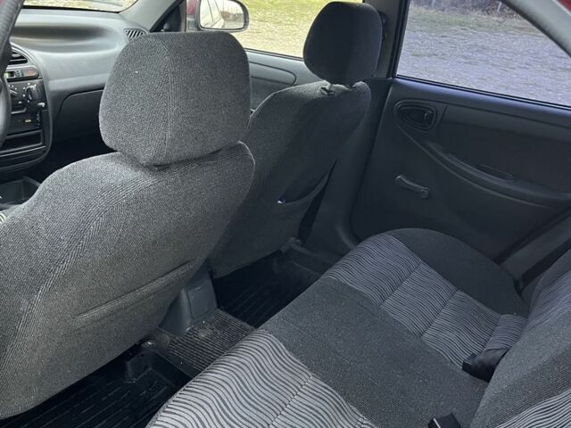 Червоний ЗАЗ Sens, об'ємом двигуна 1.3 л та пробігом 70 тис. км за 2799 $, фото 12 на Automoto.ua