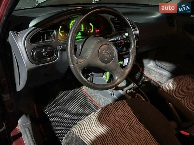 Красный ЗАЗ Сенс, объемом двигателя 1.3 л и пробегом 81 тыс. км за 2400 $, фото 7 на Automoto.ua
