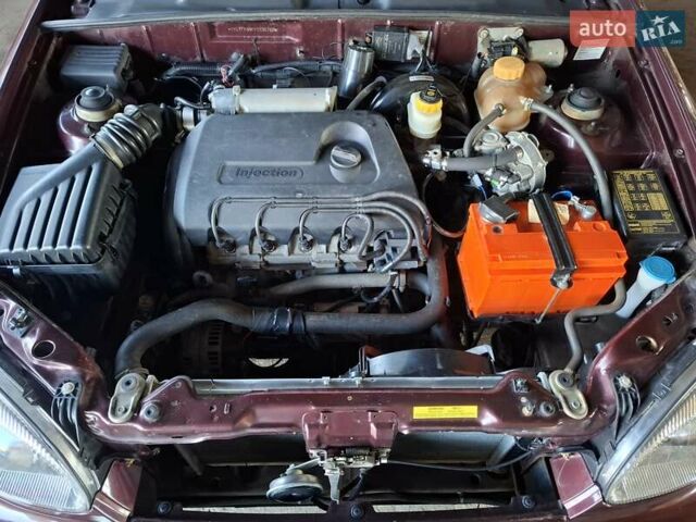 Червоний ЗАЗ Sens, об'ємом двигуна 1.3 л та пробігом 96 тис. км за 3000 $, фото 1 на Automoto.ua