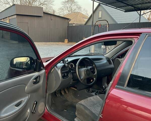 Червоний ЗАЗ Sens, об'ємом двигуна 1.3 л та пробігом 69 тис. км за 2700 $, фото 4 на Automoto.ua