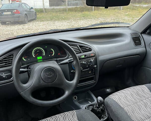 Красный ЗАЗ Сенс, объемом двигателя 1.3 л и пробегом 74 тыс. км за 2799 $, фото 13 на Automoto.ua