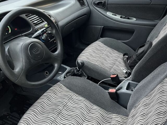 Червоний ЗАЗ Sens, об'ємом двигуна 1.3 л та пробігом 70 тис. км за 2799 $, фото 15 на Automoto.ua