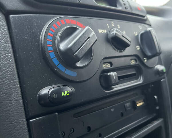 Красный ЗАЗ Сенс, объемом двигателя 1.3 л и пробегом 74 тыс. км за 2799 $, фото 15 на Automoto.ua