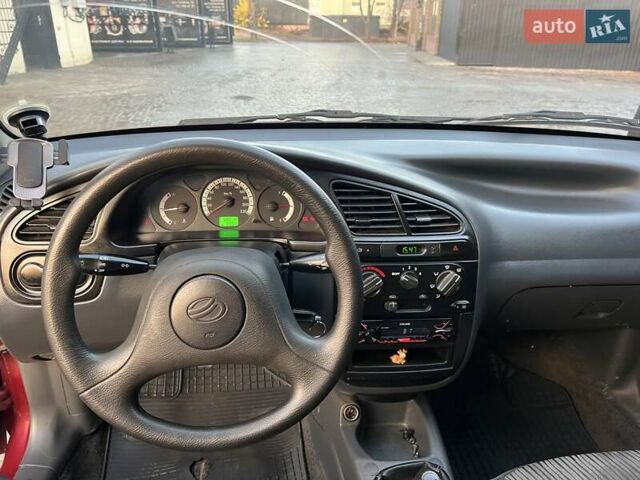 Червоний ЗАЗ Sens, об'ємом двигуна 1.3 л та пробігом 69 тис. км за 2700 $, фото 5 на Automoto.ua